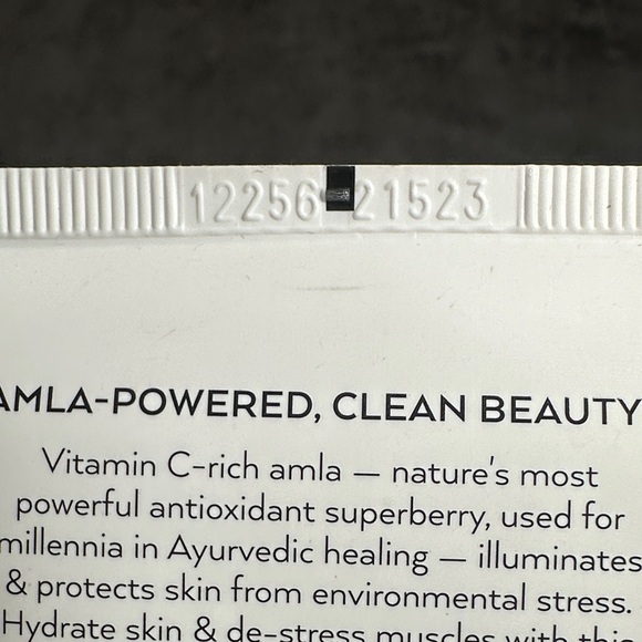 ALO Yoga Superfruit Moisturizing Body Lotion - 200ml - Picture 3 of 4